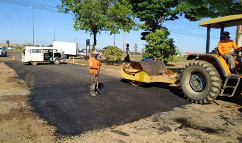 Avenida Paraná recebe operação de recuperação asfáltica em pontos críticos