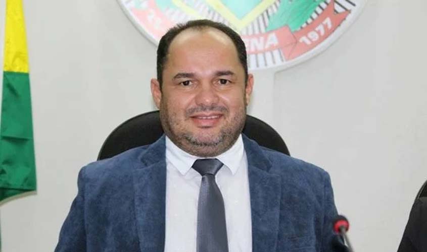 Prefeito de Rondônia é chamado de 'anão de jardim' em portaria publicada no Diário Oficial 