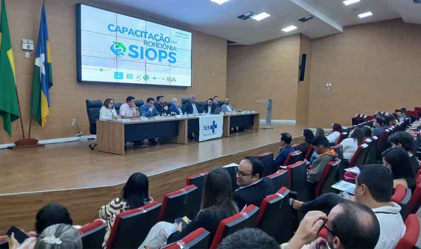 Alero sedia capacitação a prefeitos e secretários de saúde sobre Siops