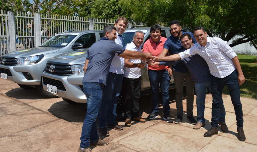 Cleiton Roque participa de entrega de veículos para agências do Idaron e destaca parceria da ALE