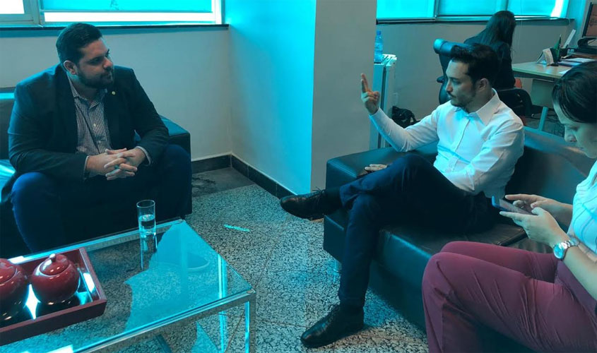 Secretário de Saúde promete a Jean Oliveira ambulância para Hospital de Extrema