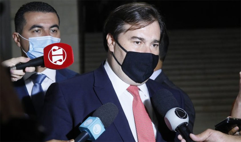 Maia elogia decisão da ANS de suspender reajustes de planos de saúde