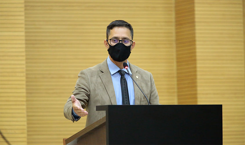 Deputado Anderson questiona Governo e SEDAM sobre prevenção de queimadas no Estado