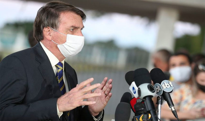 Senadores repudiam ataques de Jair Bolsonaro a jornalista