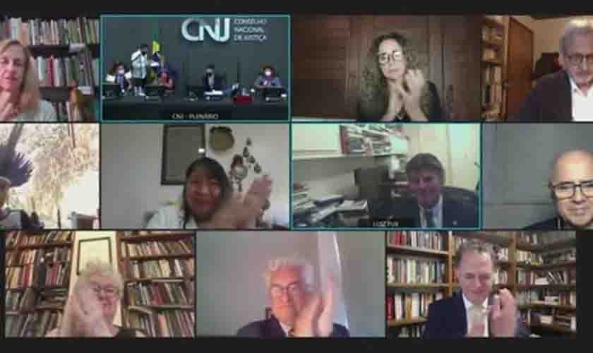 Povos indígenas ainda carregam a marca da marginalização, diz Fux