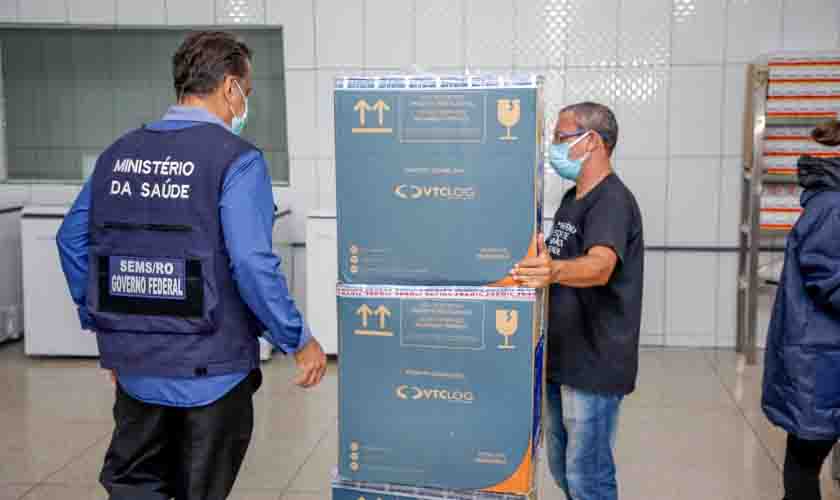 Rondônia recebe mais uma remessa com 61.450 doses de vacinas contra a covid-19 do Ministério da Saúde