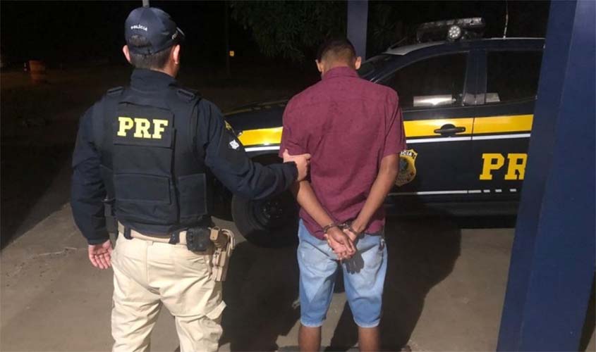 PRF apreende meio quilo de maconha