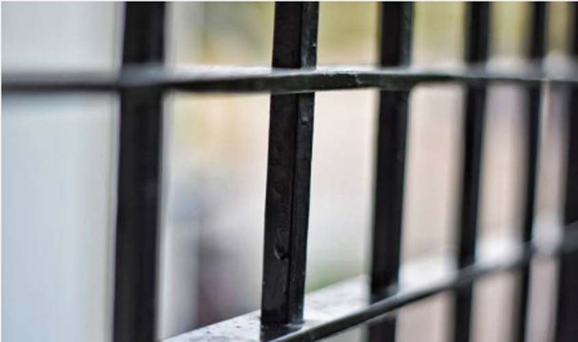 Agente prisional não receberá adicionais de periculosidade e insalubridade cumulativamente 