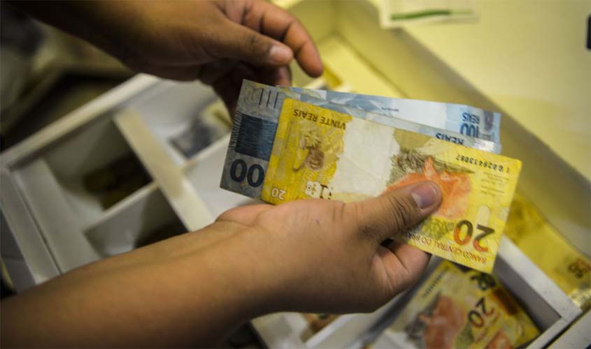 Beneficiários com NIS final 5 recebem hoje Auxílio Brasil