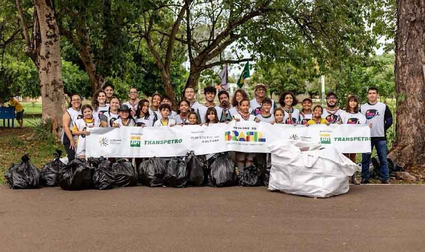 UNAMA Porto Velho recolhe mais de 56 kg de lixo em ação de limpeza