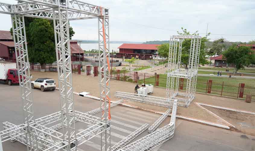 Estruturas começam a ser instaladas para a grande festa de aniversário de Porto Velho