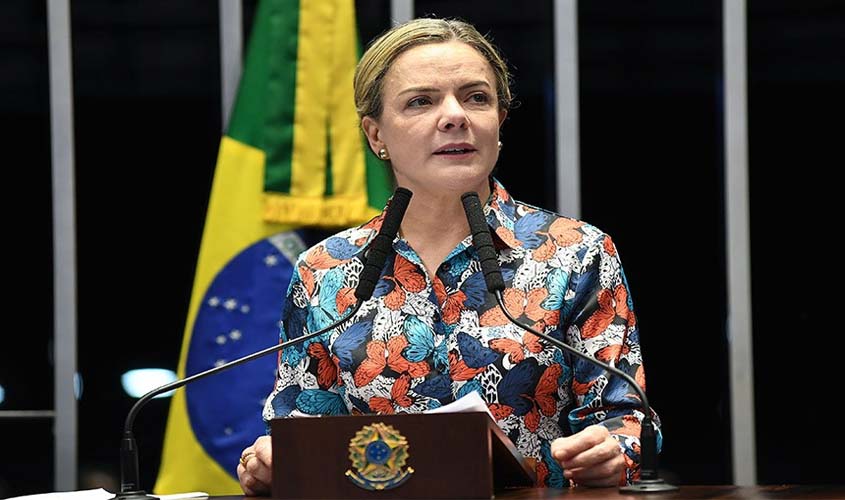 Gleisi Hoffmann cobra rapidez da Justiça na análise de declarações de Bolsonaro