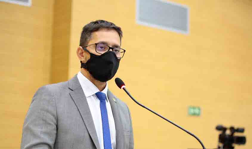 Deputado Anderson indica a necessidade de alteração na Lei Complementar 68/1992 para facilitar remoção de servidores para acompanhar cônjuge