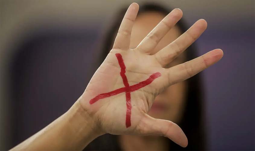 Agressões contra mulheres têm 70% de testemunhas