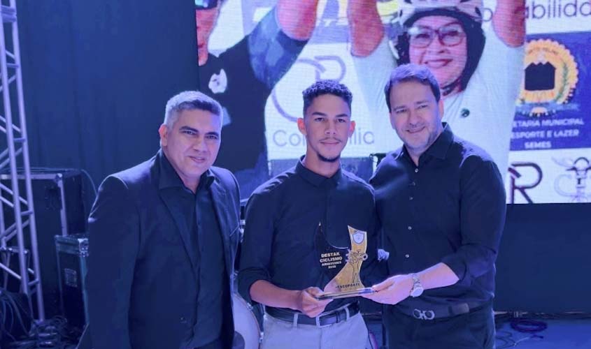 Alex Redano recebe Medalha do Mérito do Ciclismo