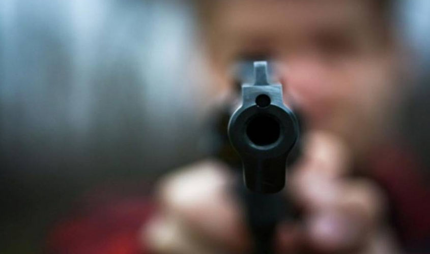 Assaltantes continuam aterrorizando: ontem, vítimas foram empresária e adolescente de 15 anos