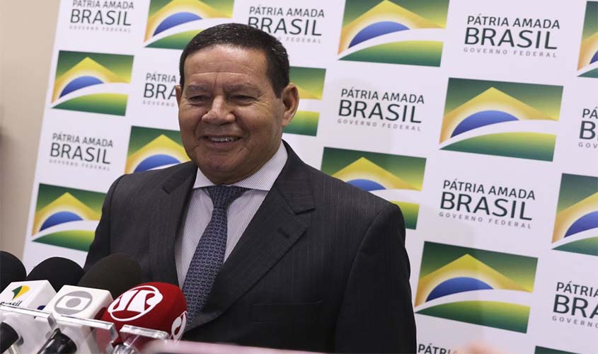 Governo publica decreto para contratar militares no serviço público