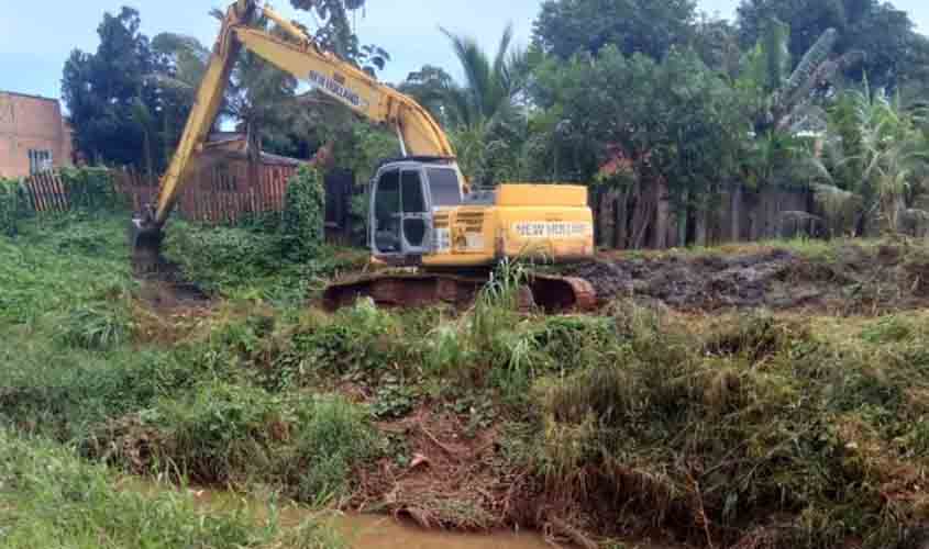 Reparos e manutenção contemplam várias ruas e avenidas da capital