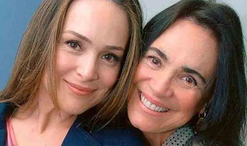 Ao contrário da mãe, Gabriela Duarte comemora chegada da vacina