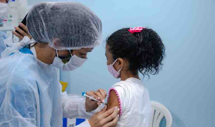 Crianças com idades a partir dos 8 anos já podem ser vacinadas contra a covid-19 em Porto Velho