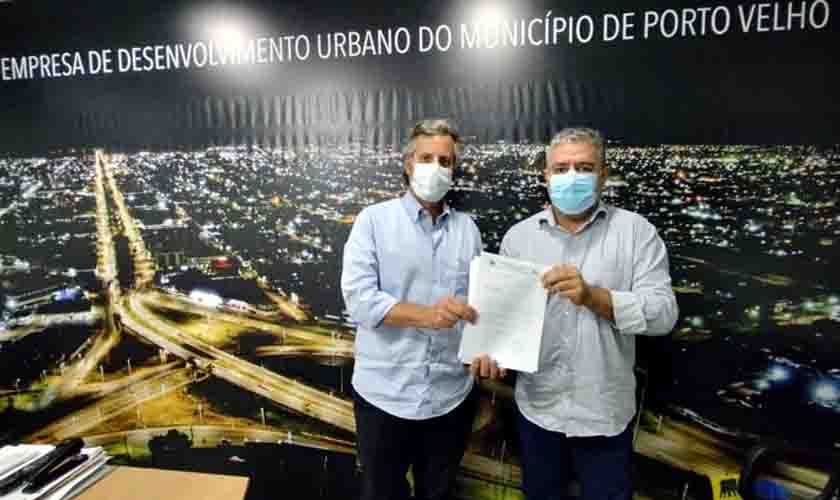 Vereador Fogaça leva demandas do residencial Cristal da Calama, Praça e campo do futebol no JK, à EMDUR