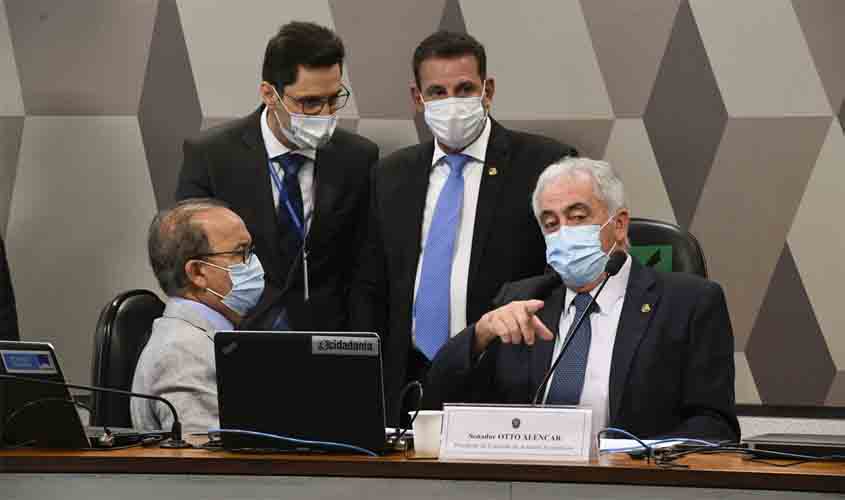 Senadores querem ouvir Cade sobre suposto cartel de combustíveis