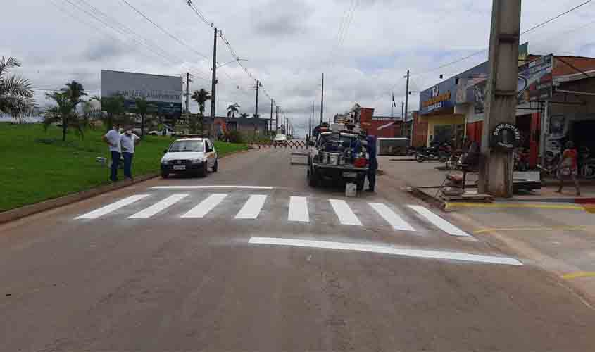 AMT revitaliza faixas de pedestres