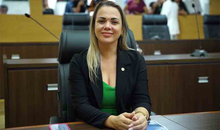 Deputada Cláudia de Jesus alerta para aumento dos casos de violência contra mulher