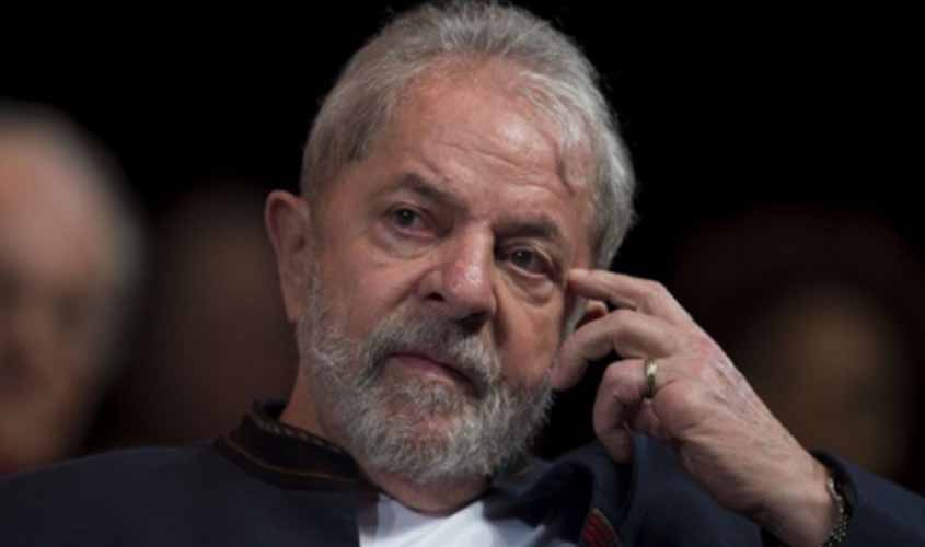 Defesa de Lula pede envio do processo do triplex à Justiça Eleitoral