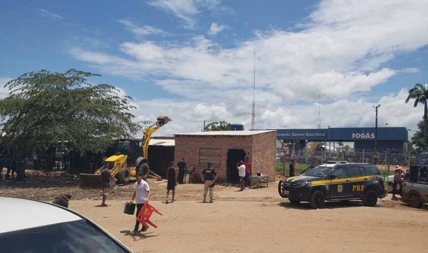 Em Porto Velho, PRF e DNIT realizam reintegração de posse
