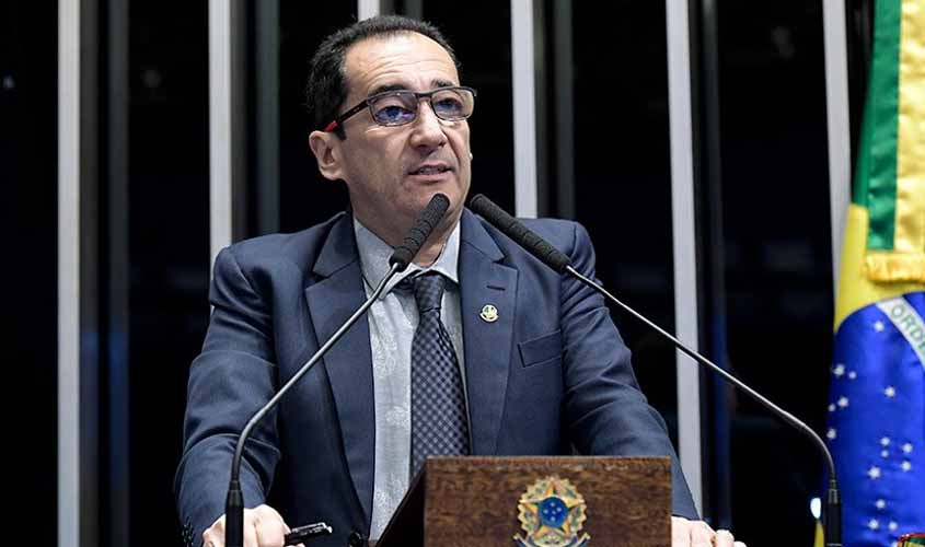 Desavenças públicas entre autoridades geram instabilidade política, diz Kajuru