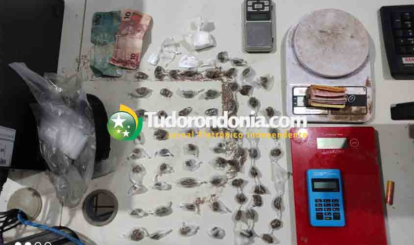 Policiais do Choque fecham boca de fumo e predem dois suspeitos