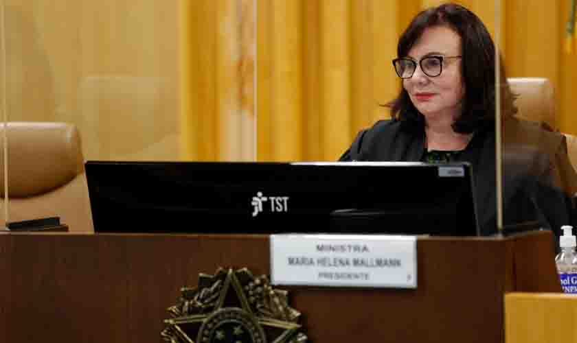 Pedido de empregado para não antecipar recebimento de férias afasta pagamento em dobro