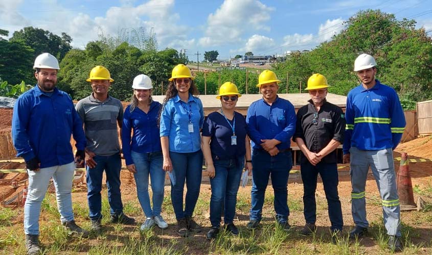 Agevisa visita obras de saneamento