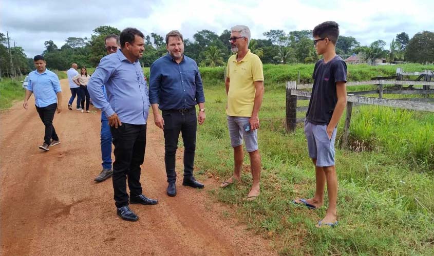 Alex Redano destina emenda para recuperação de linhas vicinais em Rolim de Moura