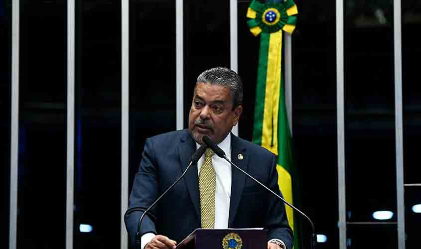 Senador Dr. Hiran apresenta PDL para sustar resolução do CFF que autoriza farmacêuticos a prescreverem medicamentos