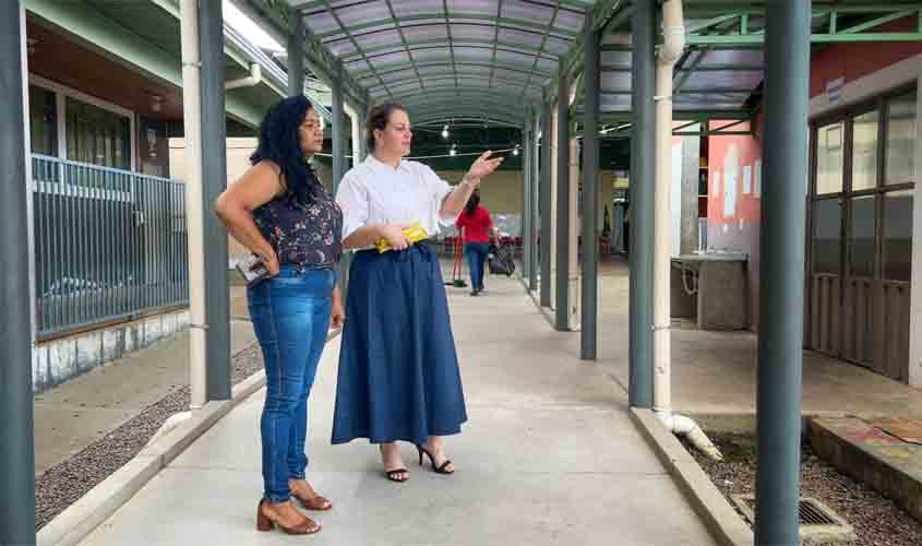 Vereadora Amanda Areval vistoria escolas municipais e prepara 'dossiê' com necessidades estruturais de toda a rede municipal de ensino