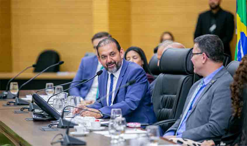 Governador coronel Marcos Rocha é condecorado com Título Honorífico de Cidadão do Estado de Rondônia