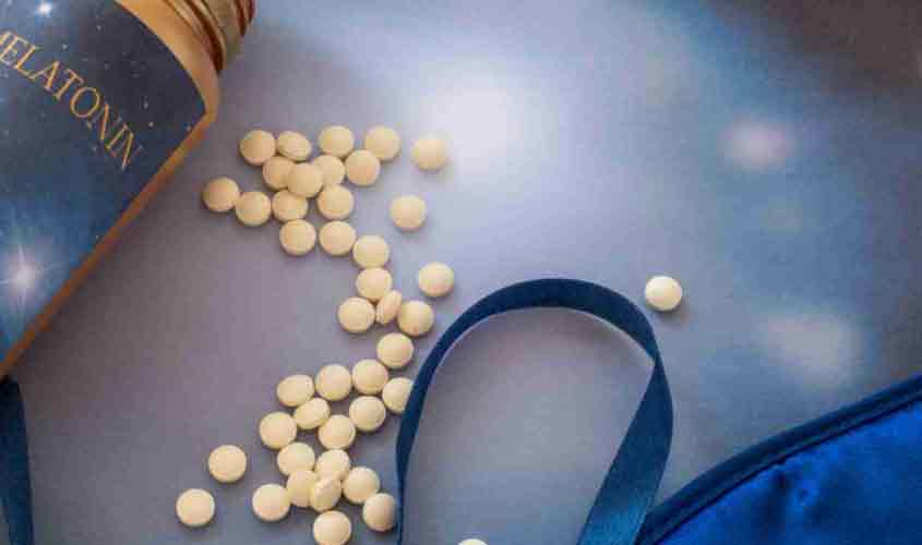 A pílula mágica do sono? Por que a melatonina virou a solução de milhões para noites mal dormidas
