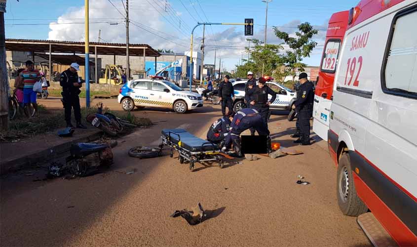 Grave colisão entre motocicletas deixa duas vítimas com fraturas 