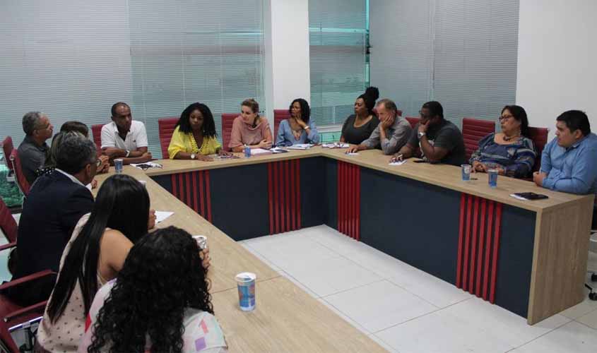 Secretário de Educação do Estado visita o Sintero