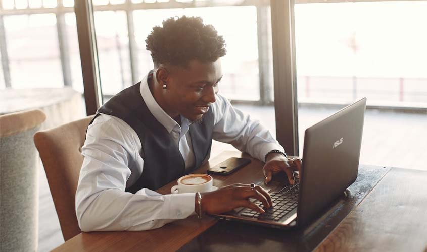 Viver de internet em 2023 é possível?