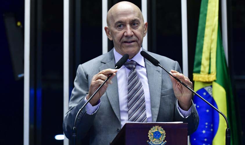 Confúcio Moura apresenta projeto que institui Bolsa Futuro destinado aos estudantes da rede pública