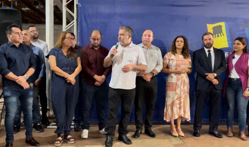 Vereador Everaldo Fogaça participa de ato público de demolição da rodoviária