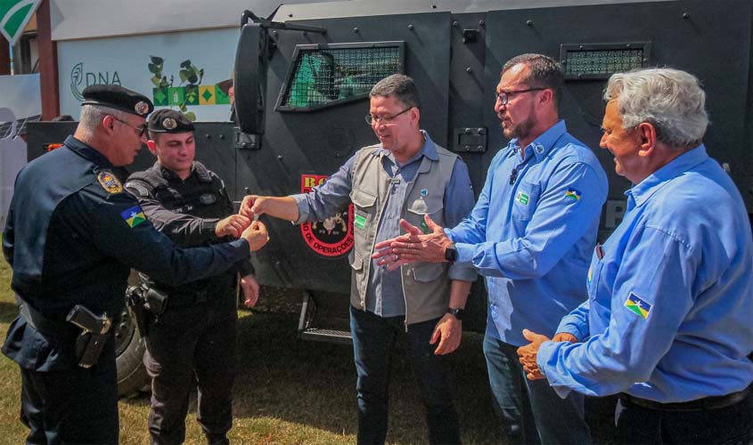 Reforço de peso: governador Marcos Rocha entrega blindado para Polícia Militar no combate ao crime