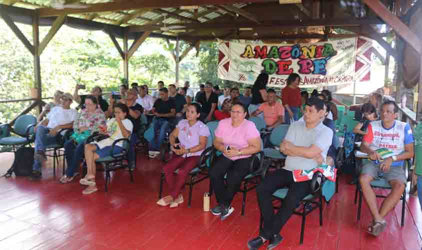 Jovens indígenas defendem legado de seus antepassados e proteção da floresta amazônica