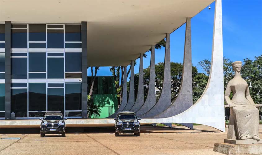 Ministro recebe notificação por e-mail em ação nos EUA