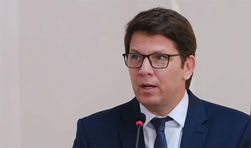 Frias nega ao STF emendas para filme de Bolsonaro