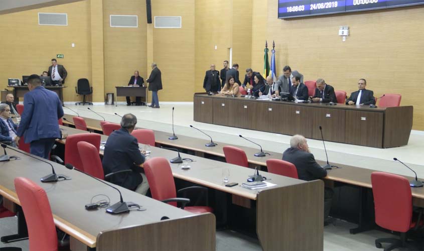 Deputados aprovam Projetos de Lei em sessão da ALE