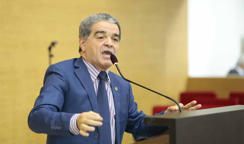 Aélcio da TV manifesta indignação contra prática da Infraero no Aeroporto da Capital